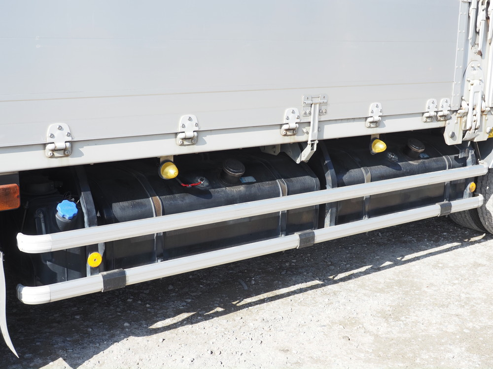 いすゞ ギガ ウイング車 大型 QKG-CYJ77A 年式 H26[写真14]