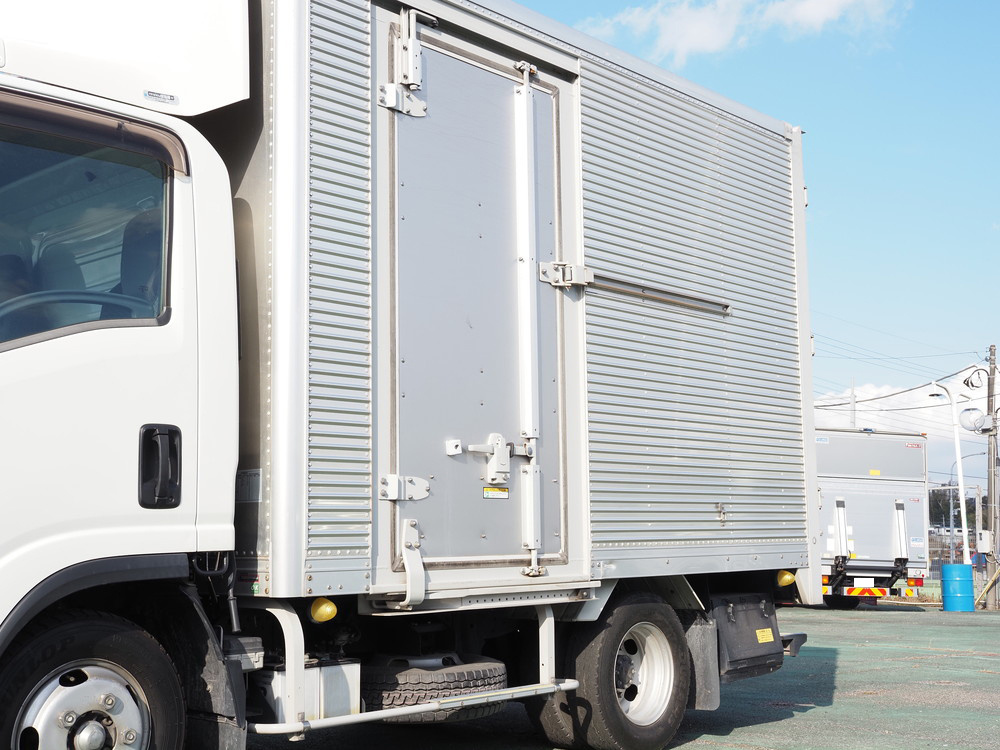 いすゞ エルフ バン車 小型 TRG-NLR85AN 年式 H30[写真11]