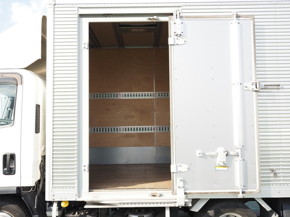 いすゞ エルフ バン車 小型 TRG-NLR85AN 年式 H30[写真16]