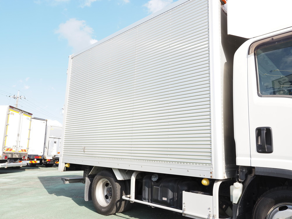 いすゞ エルフ バン車 小型 TRG-NLR85AN 年式 H30[写真09]