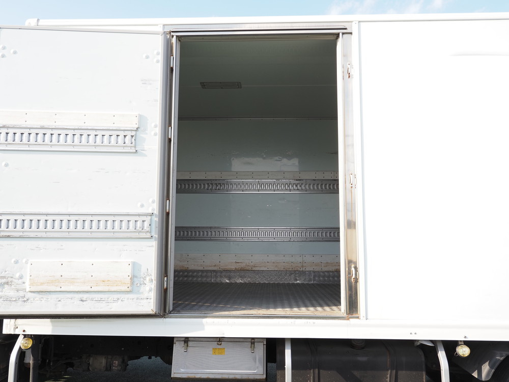 日野 レンジャープロ 冷凍バン 中型 TKG-FC9JKAA 年式 H27[写真17]