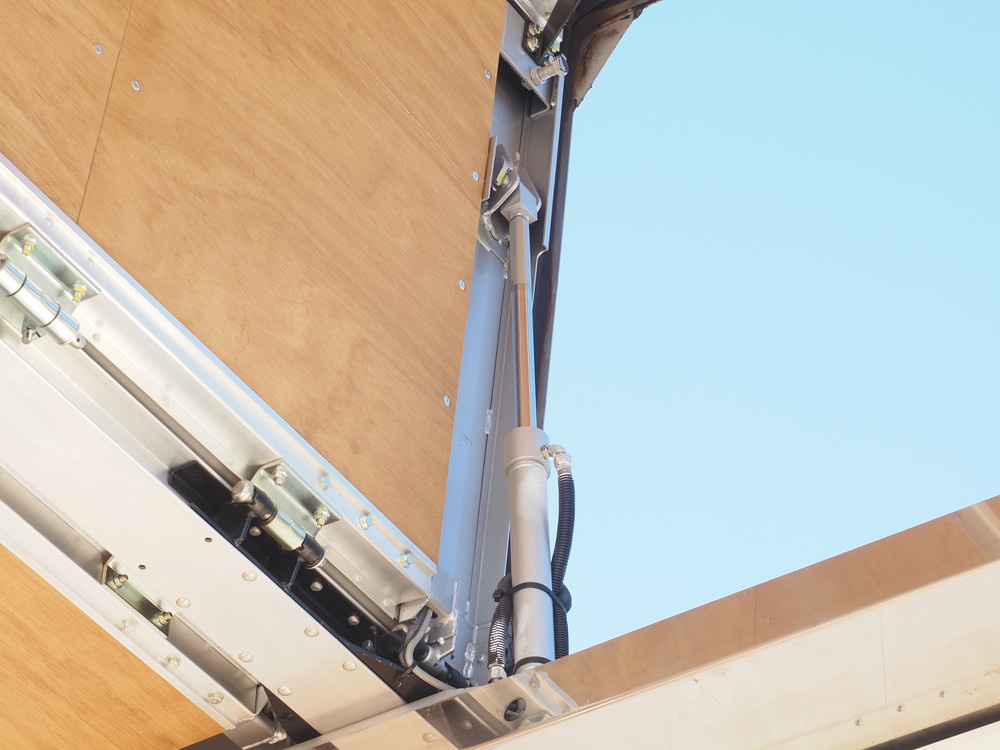 いすゞ フォワード ウイング車 中増t 2RG-FTR90V2 年式 R2[写真21]