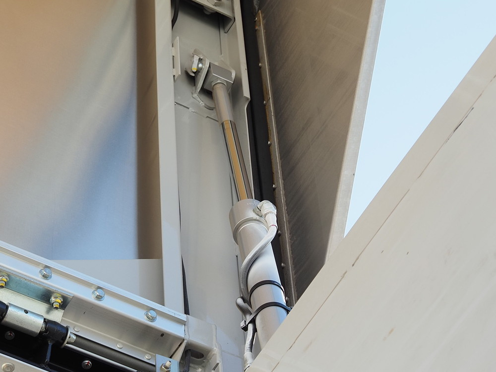 いすゞ フォワード ウイング車 中型 2RG-FRR90T2 年式 R1[写真12]