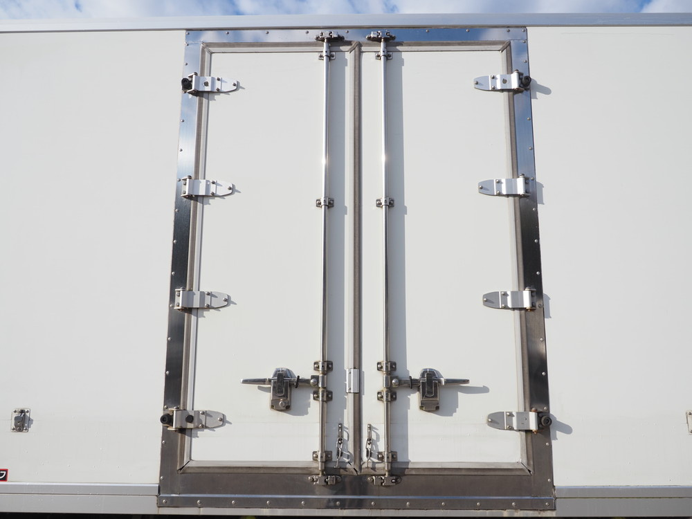 三菱ふそう ファイター 冷凍バン 中型 TKG-FK64F 年式 H24[写真16]