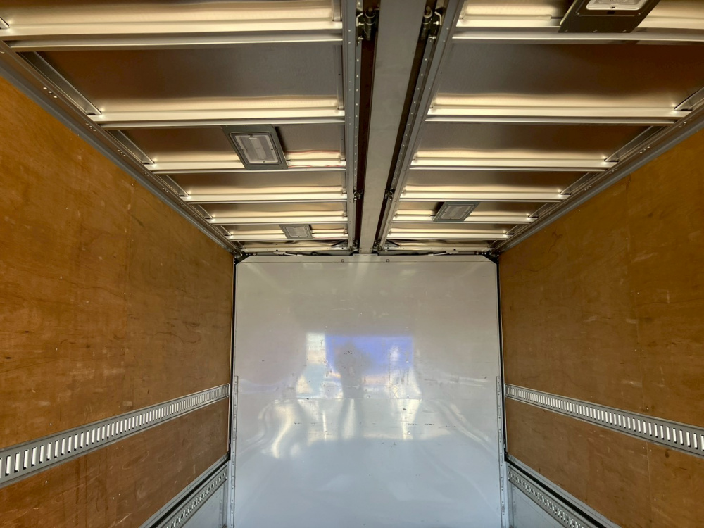 いすゞ フォワード ウイング車 中型 2RG-FRR90T2 年式 H30[写真02]