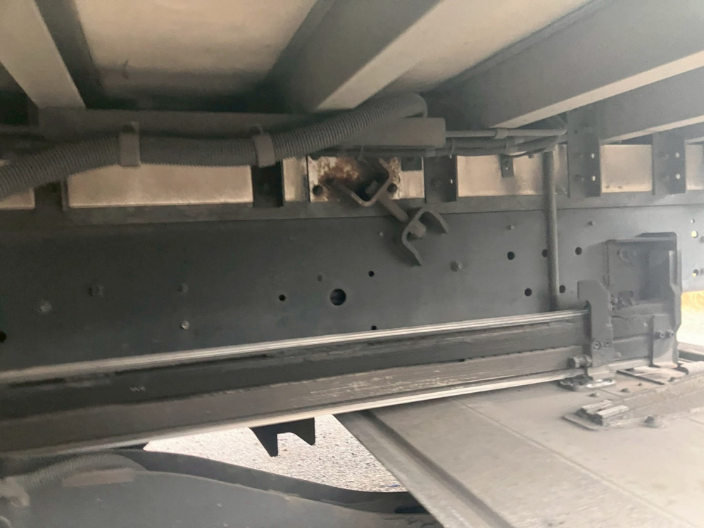 いすゞ ギガ 冷凍バン 大型 QKG-CYJ77A 年式 H27[写真39]