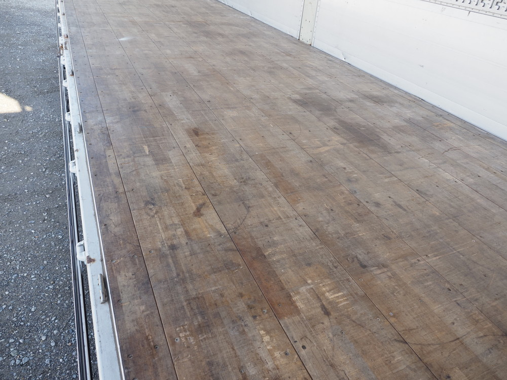 いすゞ ギガ ウイング車 大型 2PG-CYJ77C 年式 R1[写真24]