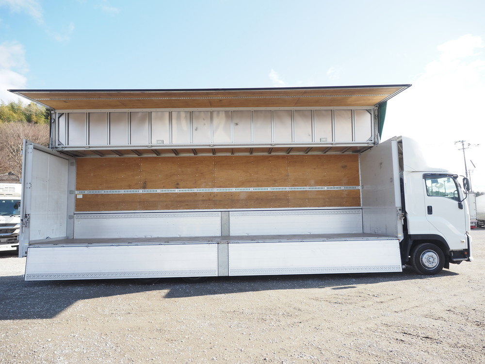 いすゞ ギガ ウイング車 大型 2PG-CYJ77C 年式 R1[写真11]