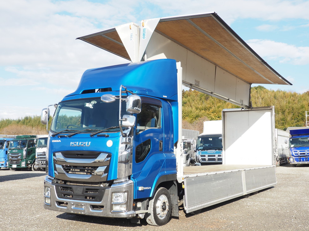 いすゞ ギガ ウイング車 大型 QPG-CYJ77B 年式 H29[写真02]