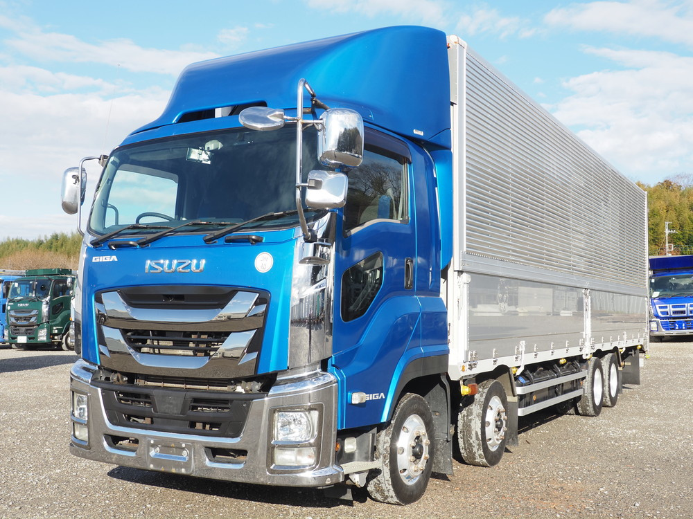 いすゞ ギガ ウイング車 大型 QPG-CYJ77B 年式 H29[写真01]