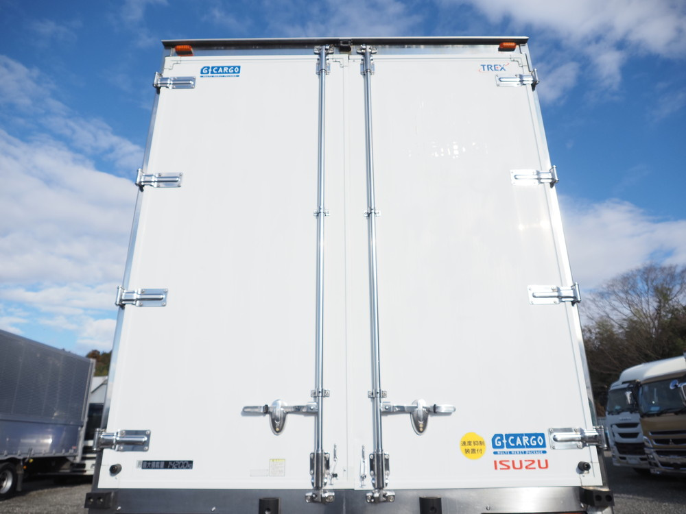 いすゞ ギガ ウイング車 大型 QPG-CYJ77B 年式 H29[写真11]