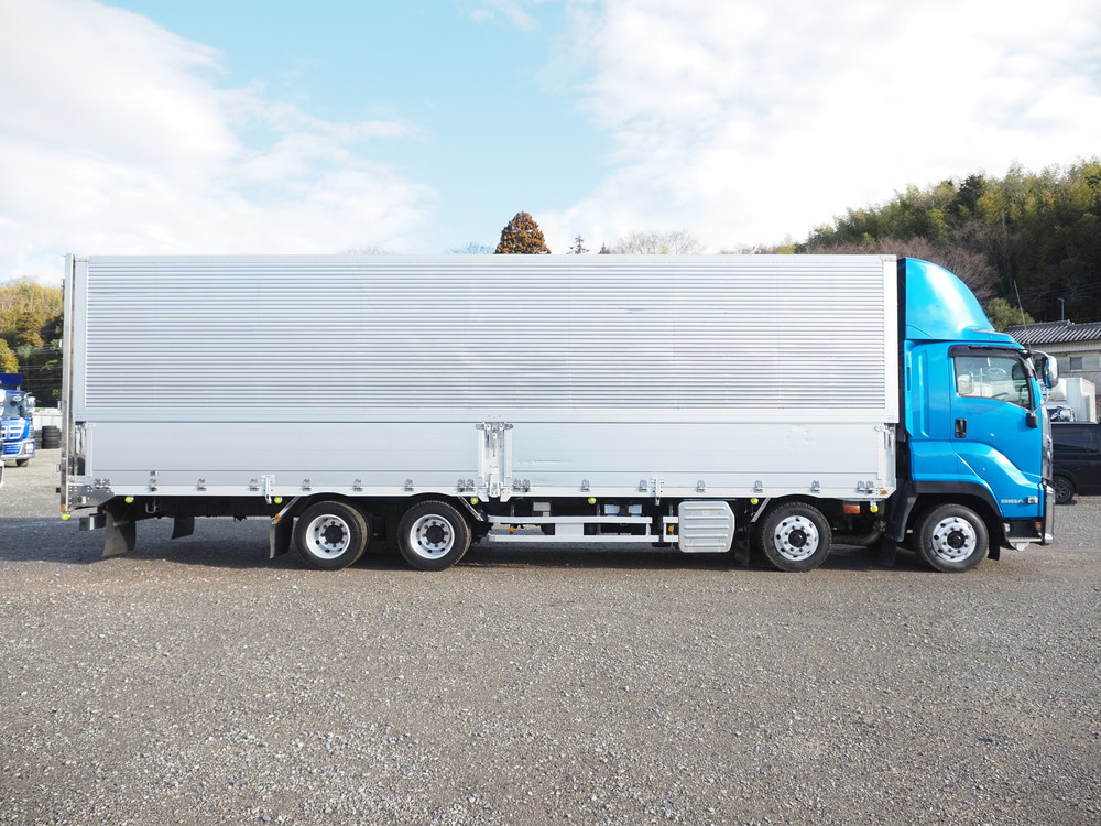 いすゞ ギガ ウイング車 大型 QPG-CYJ77B 年式 H29[写真12]