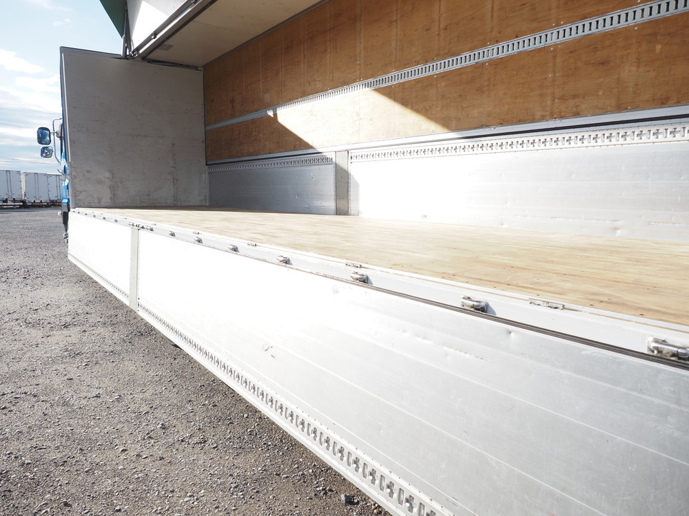 いすゞ ギガ ウイング車 大型 QPG-CYJ77B 年式 H29[写真23]