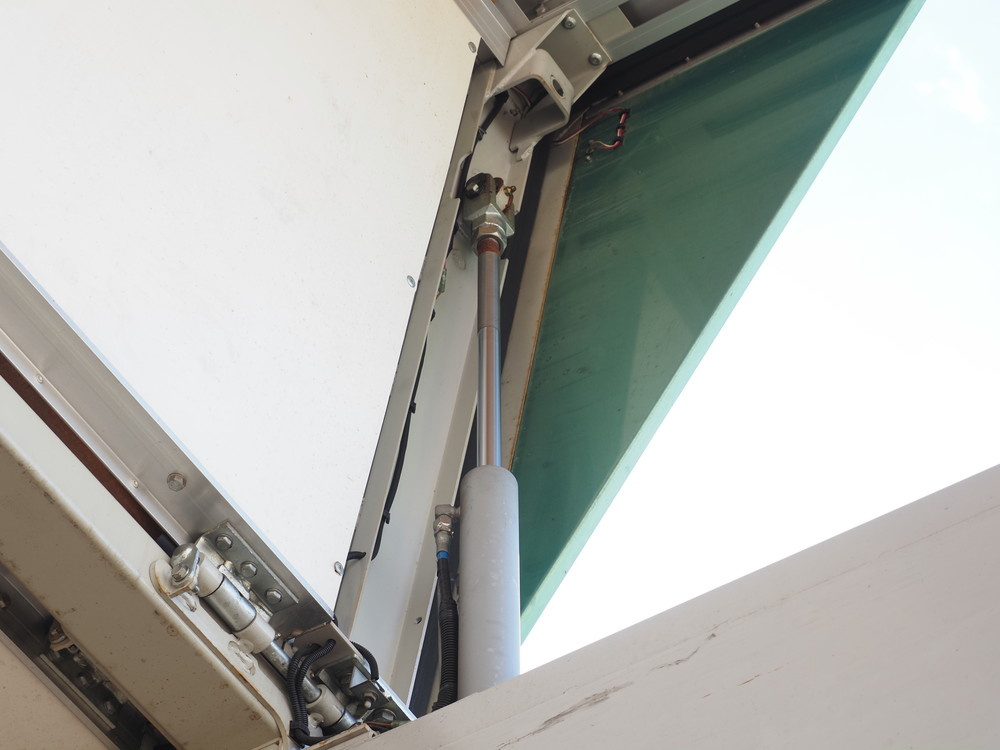 いすゞ ギガ ウイング車 大型 QPG-CYJ77B 年式 H29[写真15]