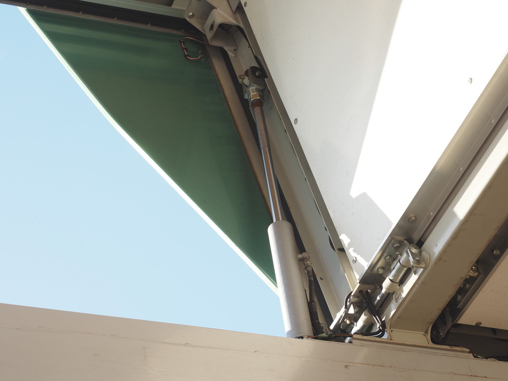 いすゞ ギガ ウイング車 大型 QPG-CYJ77B 年式 H29[写真21]