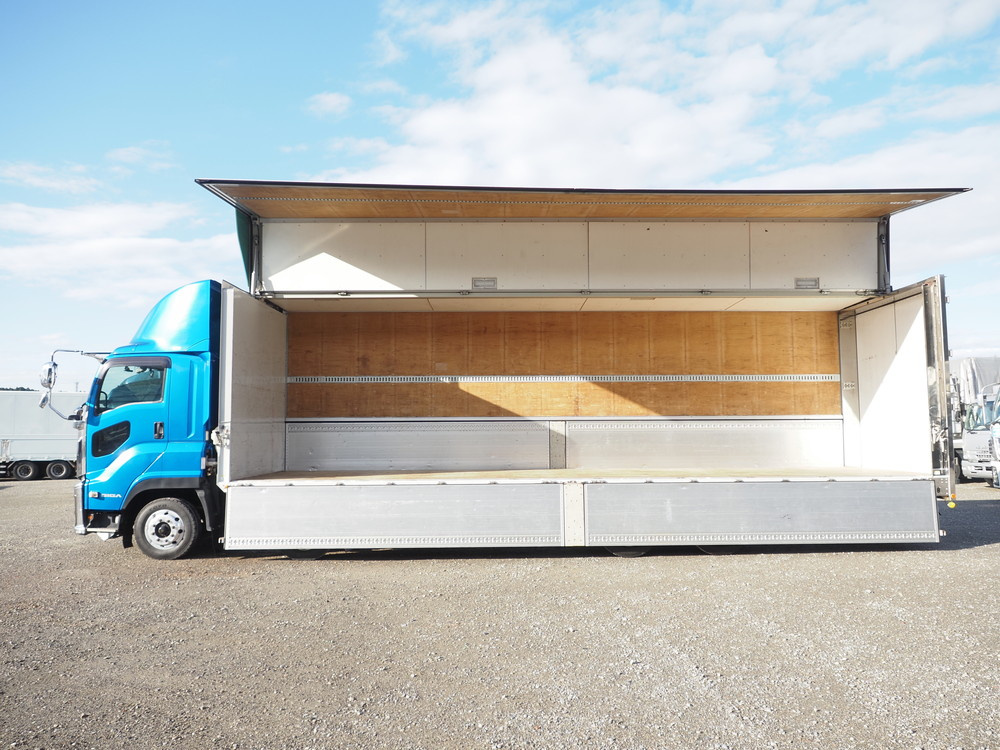 いすゞ ギガ ウイング車 大型 QPG-CYJ77B 年式 H29[写真20]