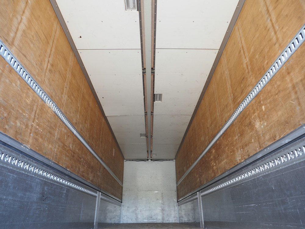 いすゞ ギガ ウイング車 大型 QPG-CYJ77B 年式 H29[写真32]