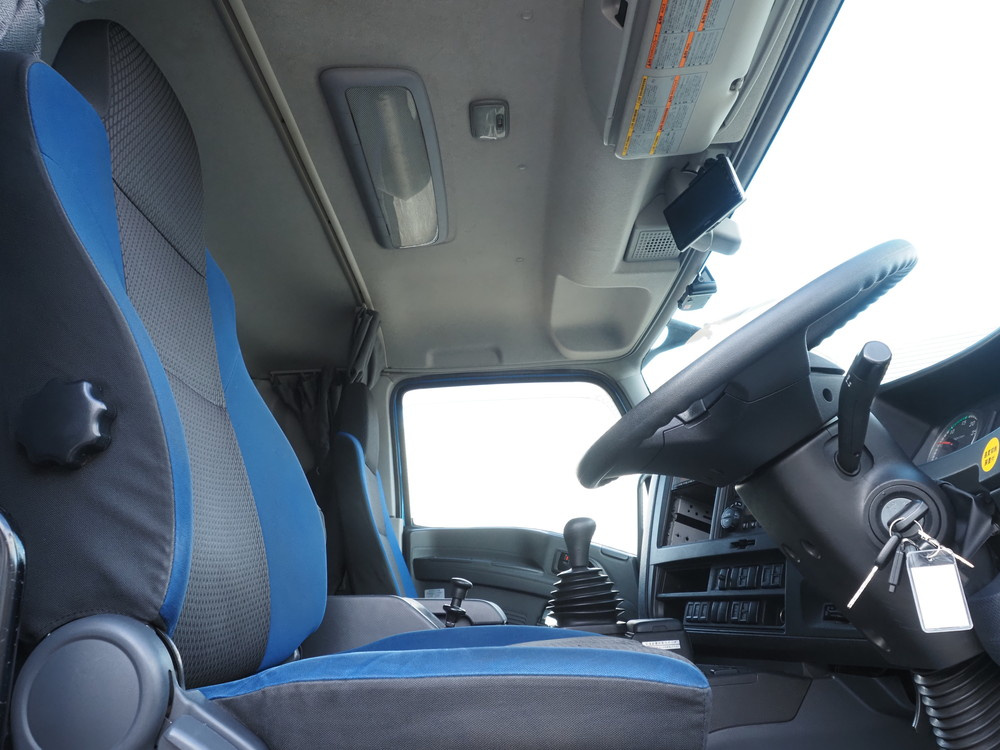 いすゞ ギガ ウイング車 大型 QPG-CYJ77B 年式 H29[写真36]