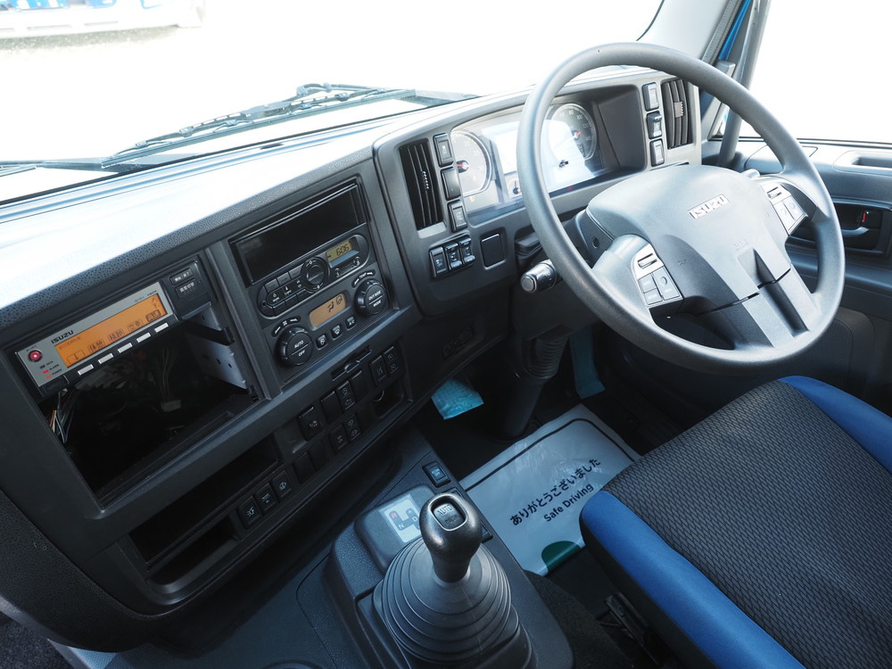 いすゞ ギガ ウイング車 大型 QPG-CYJ77B 年式 H29[写真38]