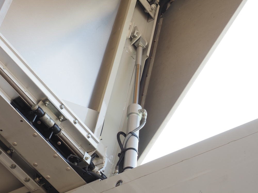 いすゞ フォワード ウイング車 中型 2RG-FRR90T2 年式 H30[写真13]