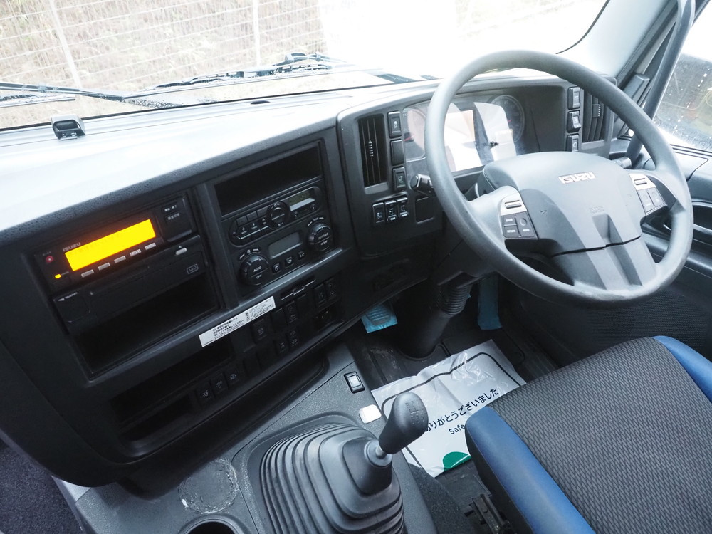 いすゞ ギガ ウイング車 大型 QKG-CYJ77B 年式 H28[写真32]