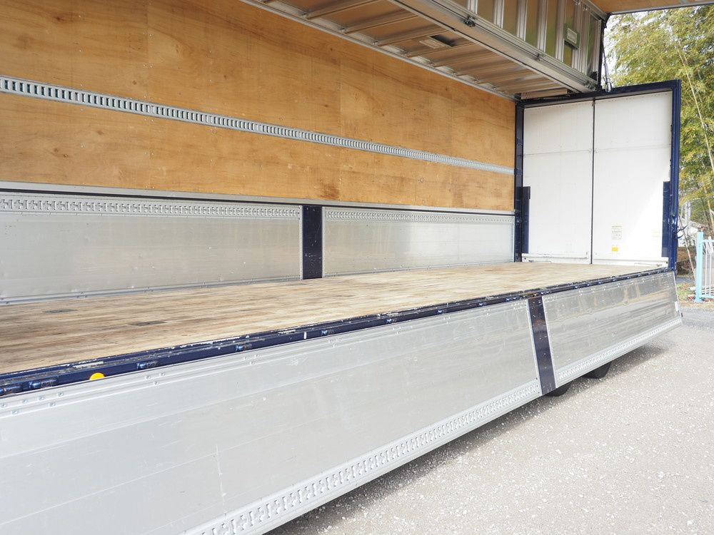 いすゞ ギガ ウイング車 大型 2PG-CYJ77C 年式 R1[写真22]