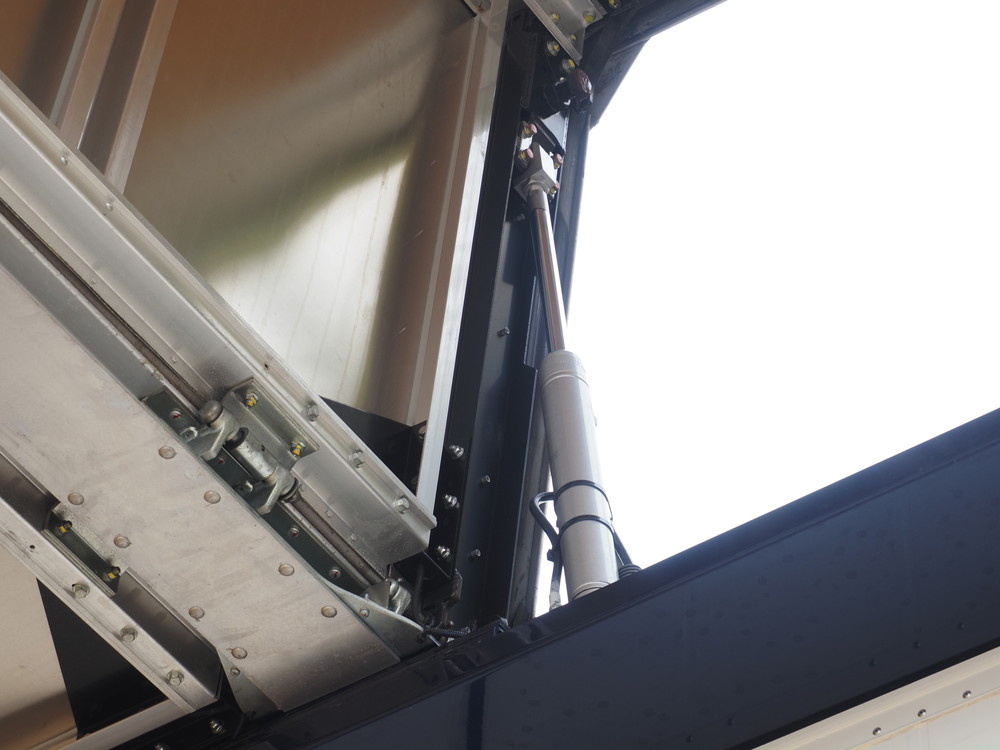 いすゞ ギガ ウイング車 大型 2PG-CYJ77C 年式 R1[写真20]