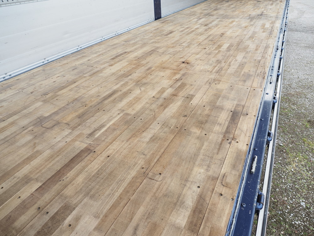 いすゞ ギガ ウイング車 大型 2PG-CYJ77C 年式 R1[写真24]