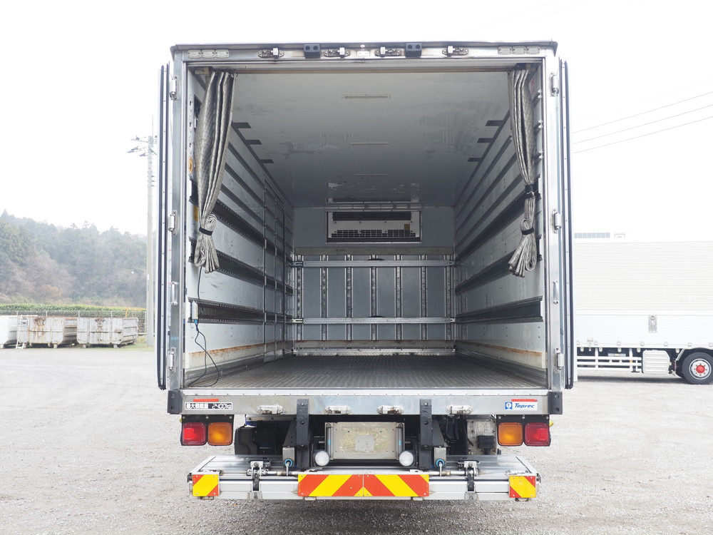 いすゞ フォワード 冷凍バン 中型 TKG-FRR90T2 年式 H29[写真13]