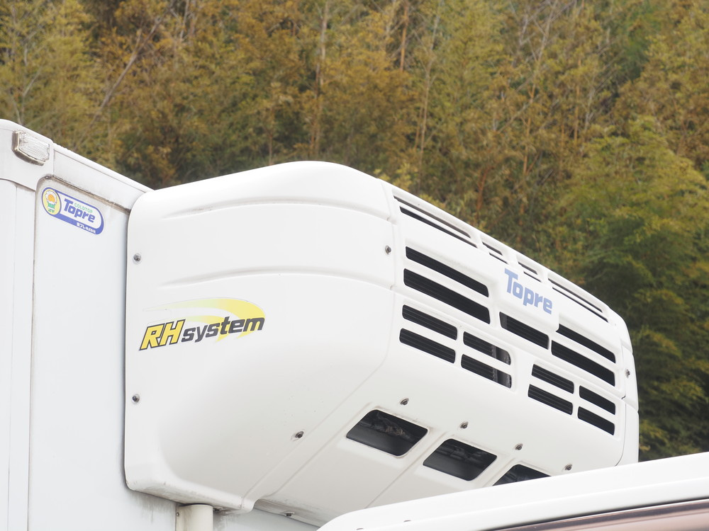 いすゞ フォワード 冷凍バン 中型 TKG-FRR90T2 年式 H29[写真08]