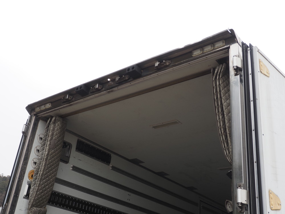 いすゞ フォワード 冷凍バン 中型 TKG-FRR90T2 年式 H29[写真14]