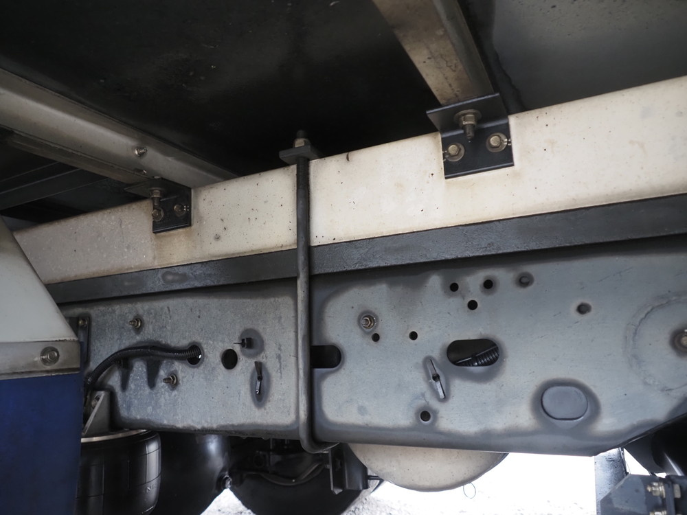 いすゞ フォワード 冷凍バン 中型 TKG-FRR90T2 年式 H29[写真43]