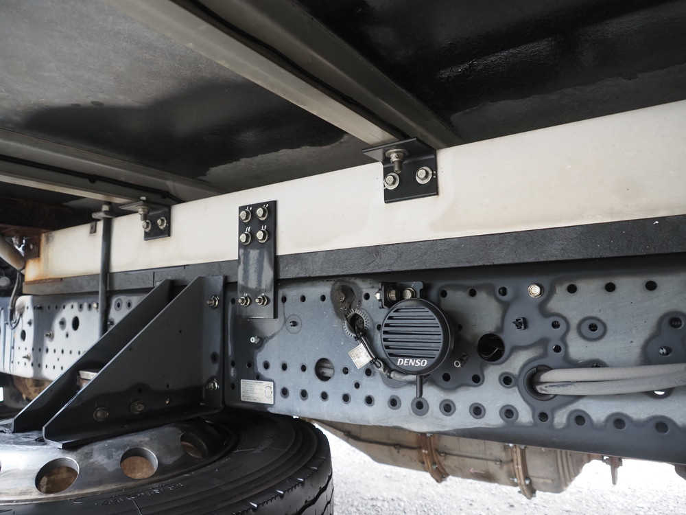 いすゞ フォワード 冷凍バン 中型 TKG-FRR90T2 年式 H29[写真42]