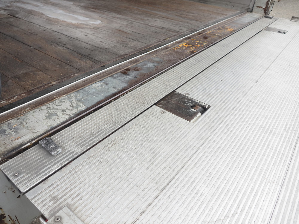 いすゞ フォワード ウイング車 中型 TKG-FRR90T2 年式 H25[写真24]