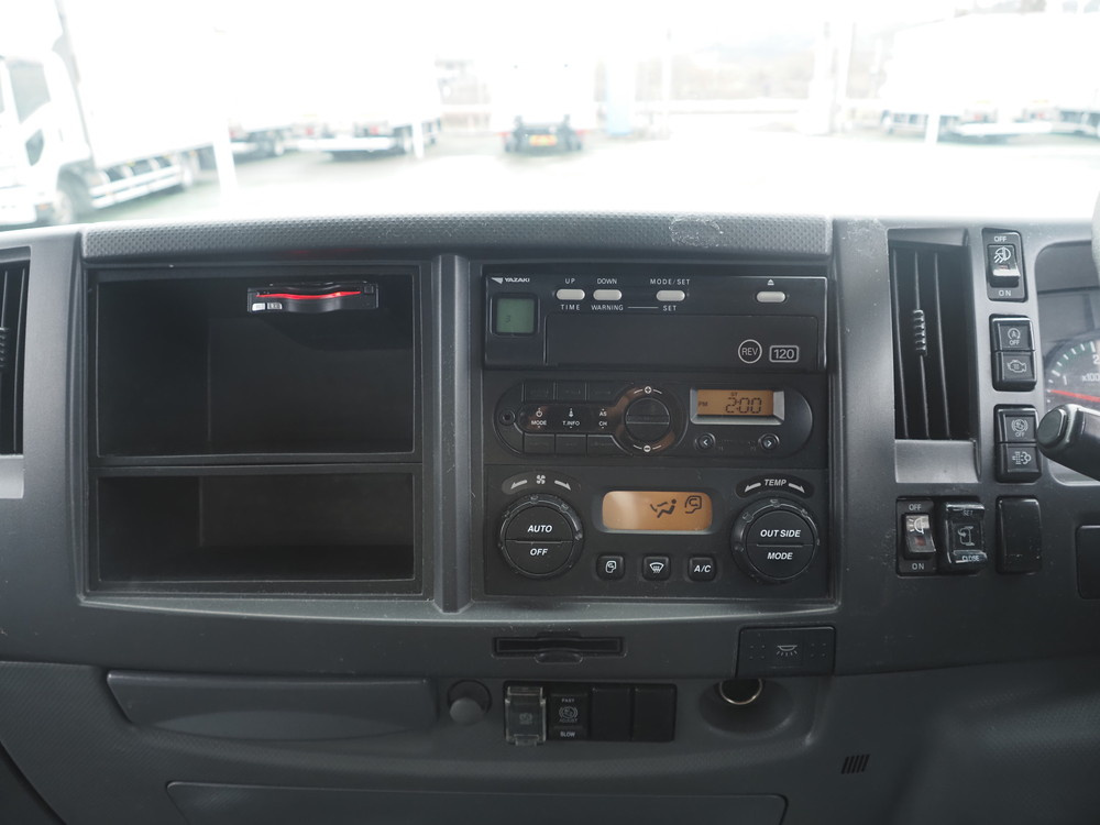 いすゞ フォワード ウイング車 中型 TKG-FRR90S2 年式 H27[写真36]