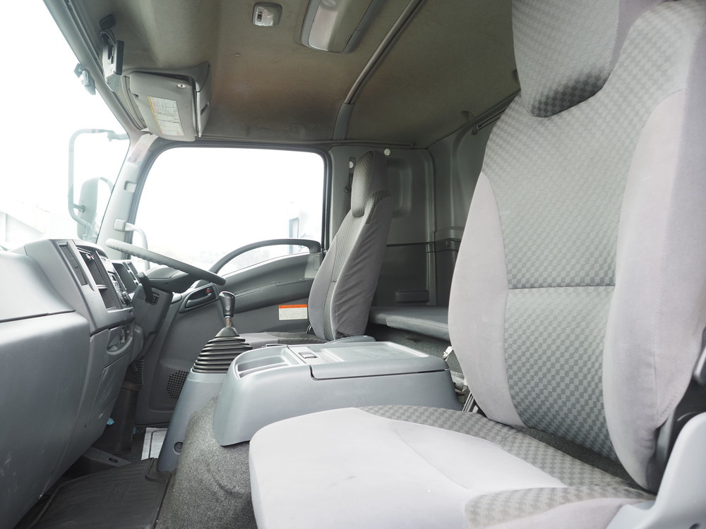 いすゞ フォワード ウイング車 中型 TKG-FRR90S2 年式 H27[写真40]