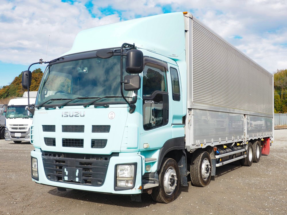 いすゞ ギガ ウイング車 大型 QKG-CYJ77A 年式 H25[写真01]