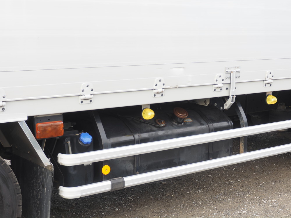 いすゞ ギガ ウイング車 大型 QKG-CYJ77A 年式 H27[写真18]