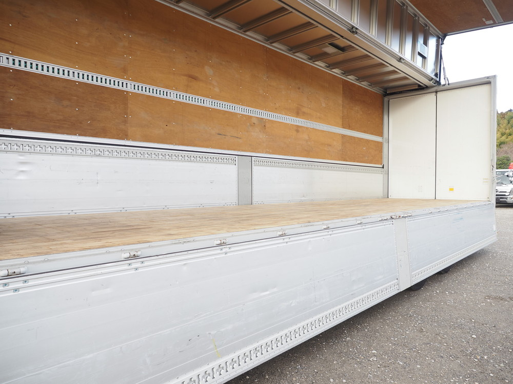 いすゞ ギガ ウイング車 大型 QKG-CYJ77A 年式 H27[写真23]