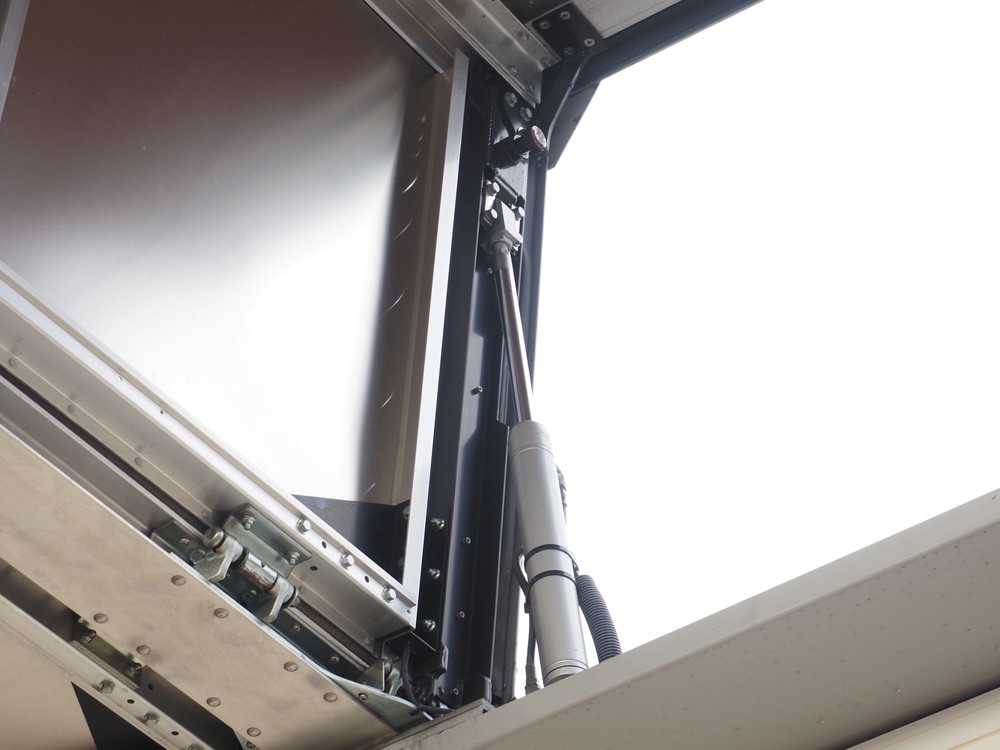 いすゞ ギガ ウイング車 大型 QKG-CYJ77A 年式 H27[写真21]