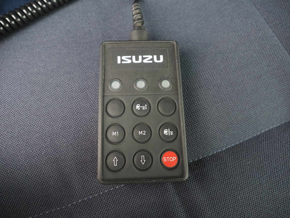 いすゞ ギガ ウイング車 大型 QKG-CYJ77A 年式 H27[写真37]