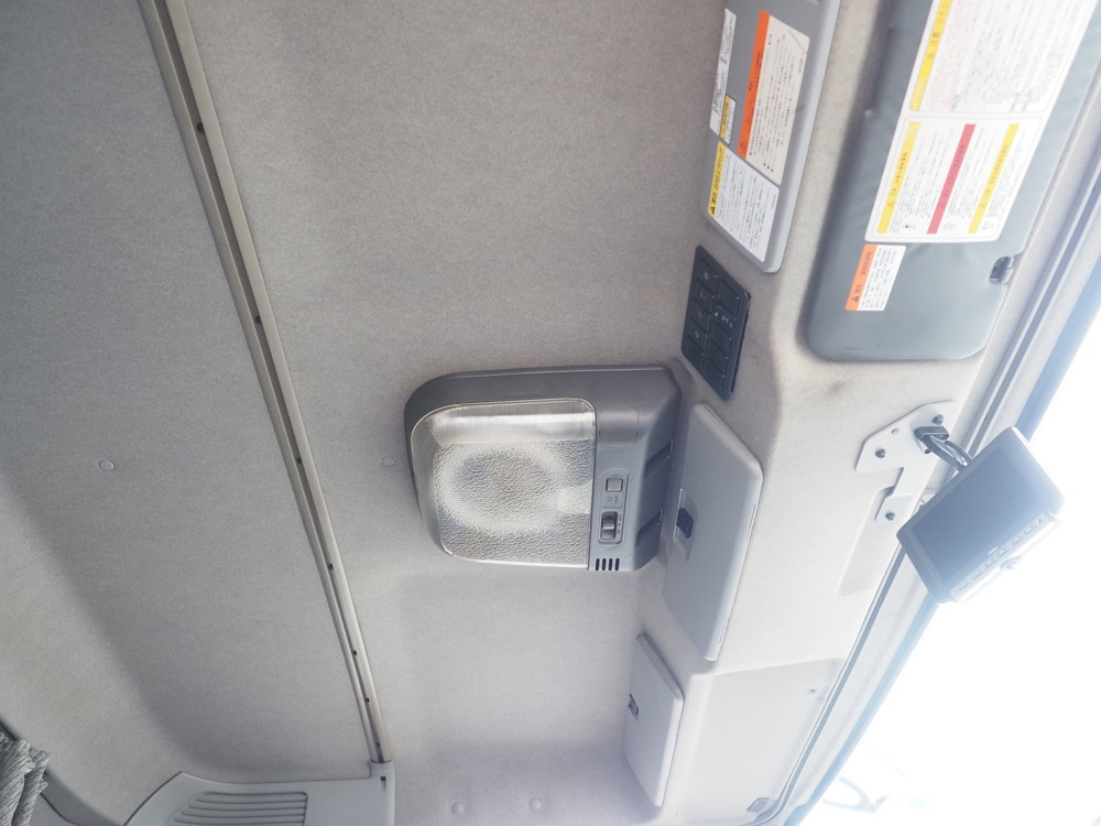 いすゞ ギガ ウイング車 大型 QKG-CYJ77A 年式 H27[写真39]