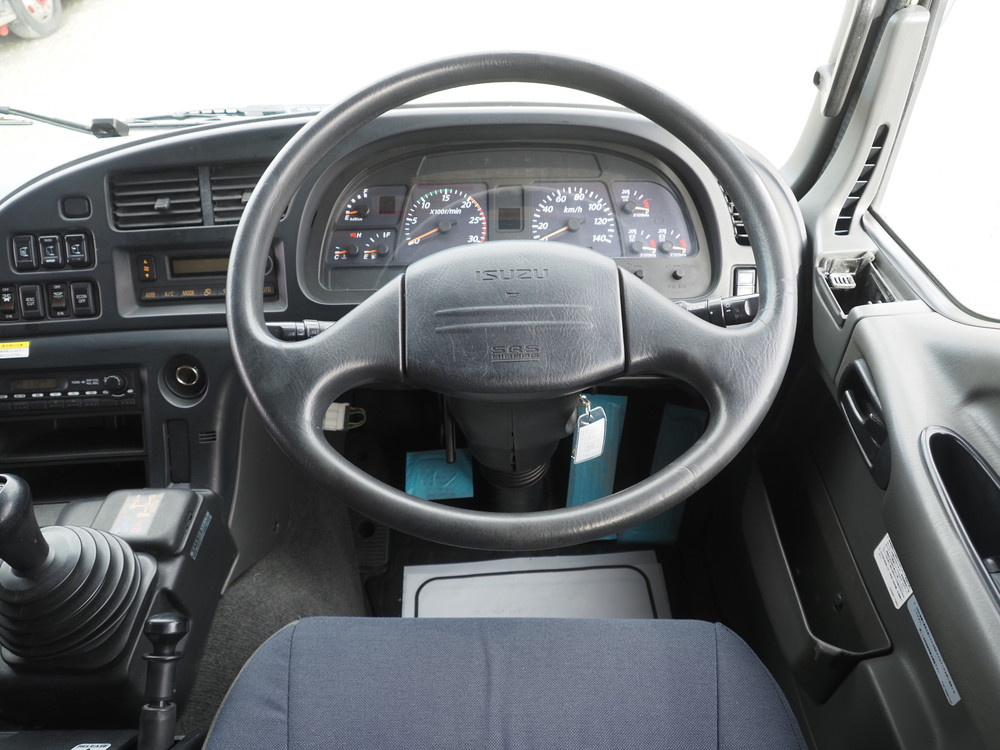 いすゞ ギガ ウイング車 大型 QKG-CYJ77A 年式 H27[写真32]