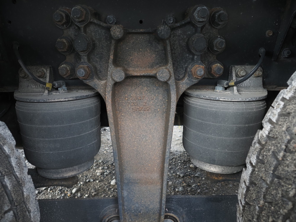 いすゞ ギガ ウイング車 大型 QKG-CYJ77A 年式 H27[写真42]