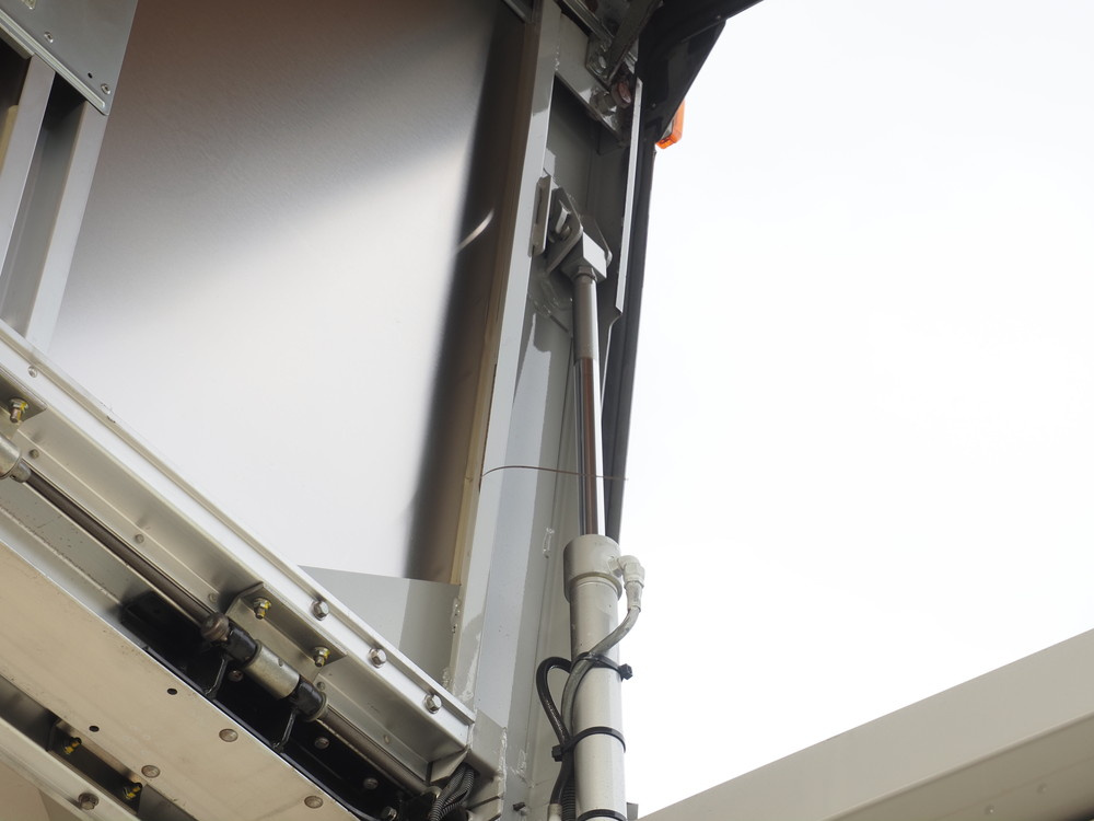 いすゞ フォワード ウイング車 中型 TKG-FRR90T2 年式 H28[写真18]