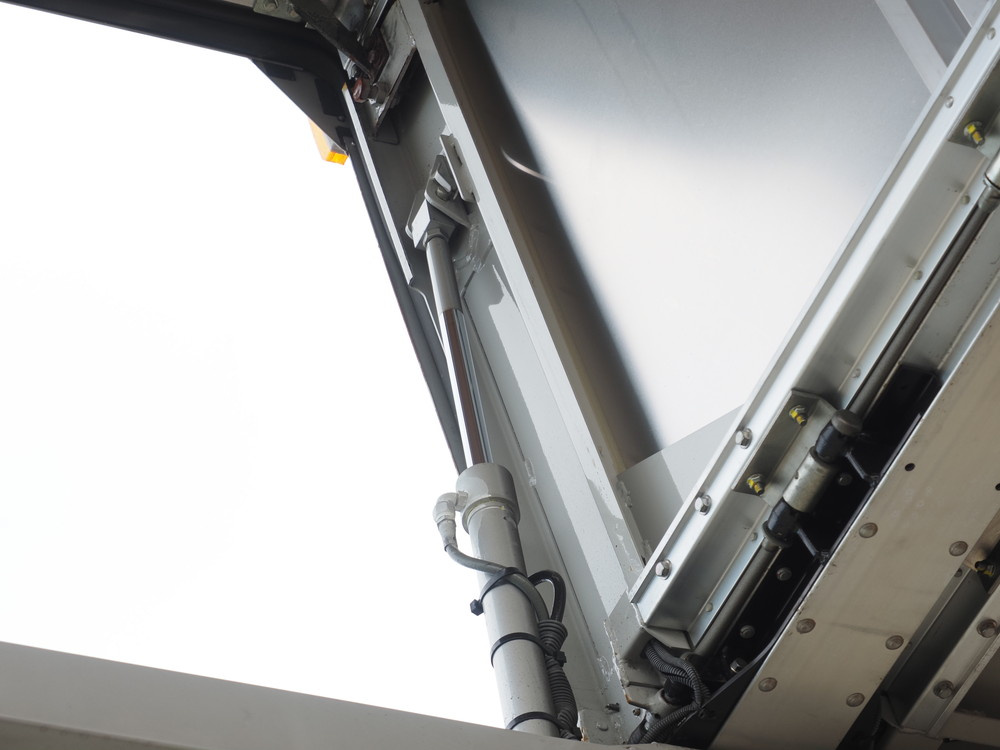 いすゞ フォワード ウイング車 中型 TKG-FRR90T2 年式 H28[写真13]