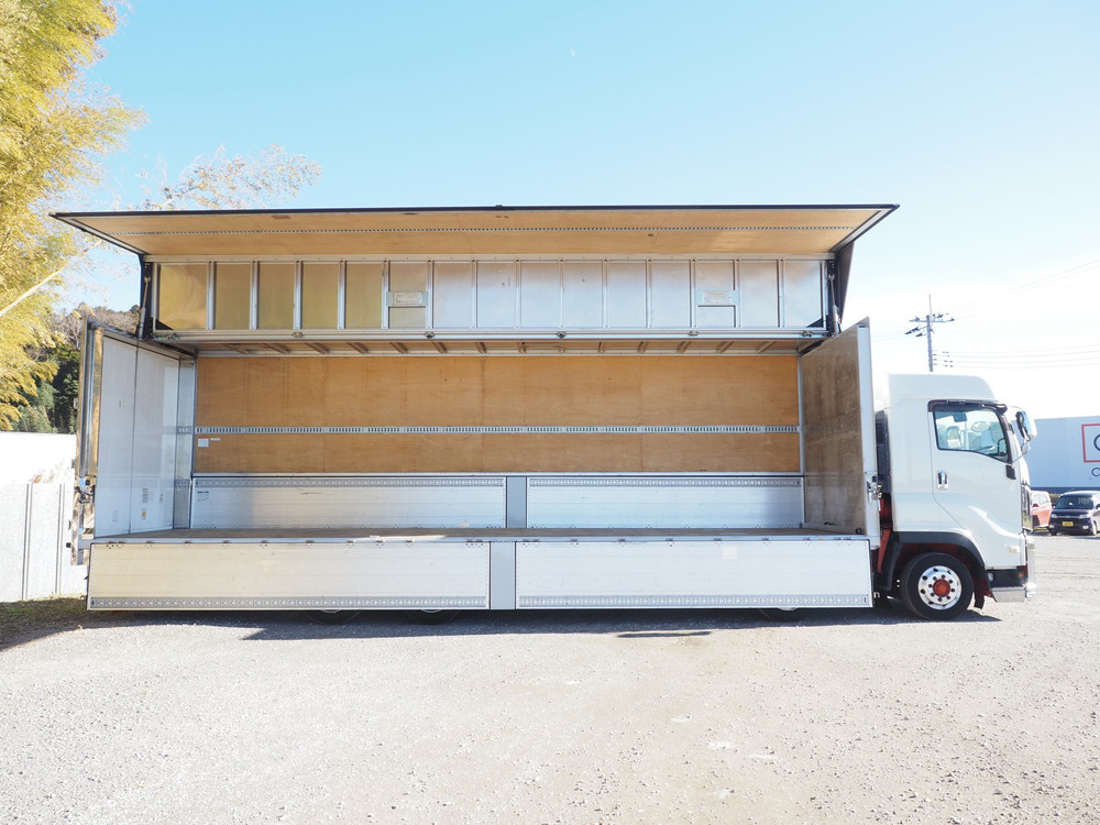 いすゞ ギガ ウイング車 大型 QKG-CYJ77B 年式 H28[写真13]