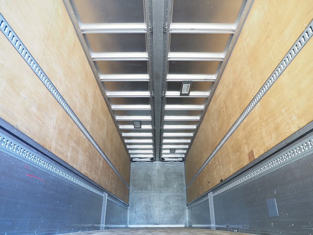 いすゞ ギガ ウイング車 大型 QKG-CYJ77B 年式 H28[写真32]