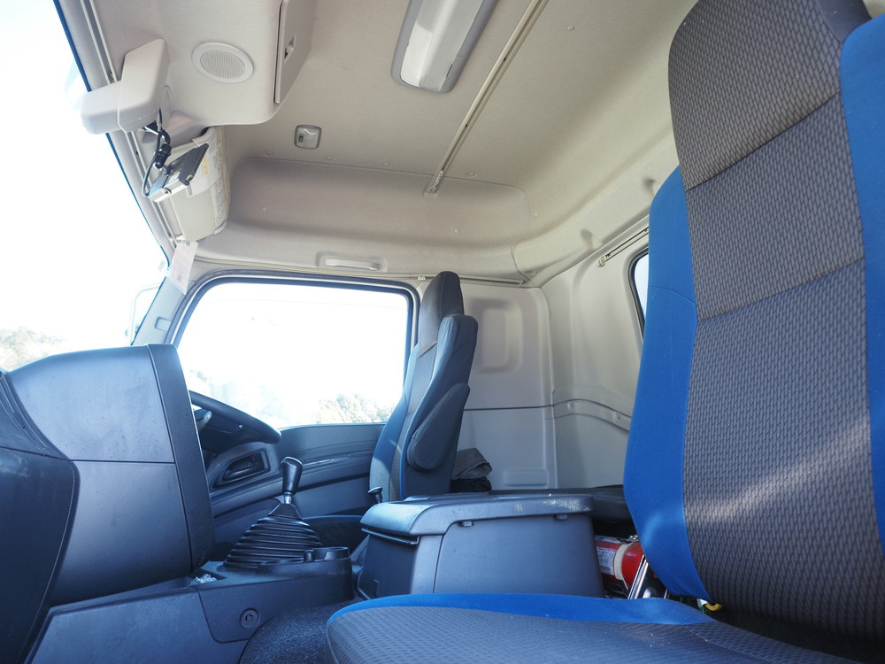 いすゞ ギガ ウイング車 大型 QKG-CYJ77B 年式 H28[写真45]