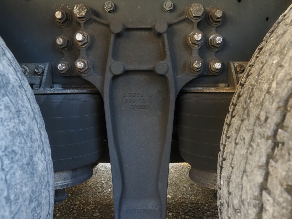 いすゞ ギガ 冷凍バン 大型 QKG-CYL77A 年式 H25[写真32]